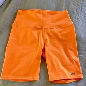 Alo Biker Shorts - Medium